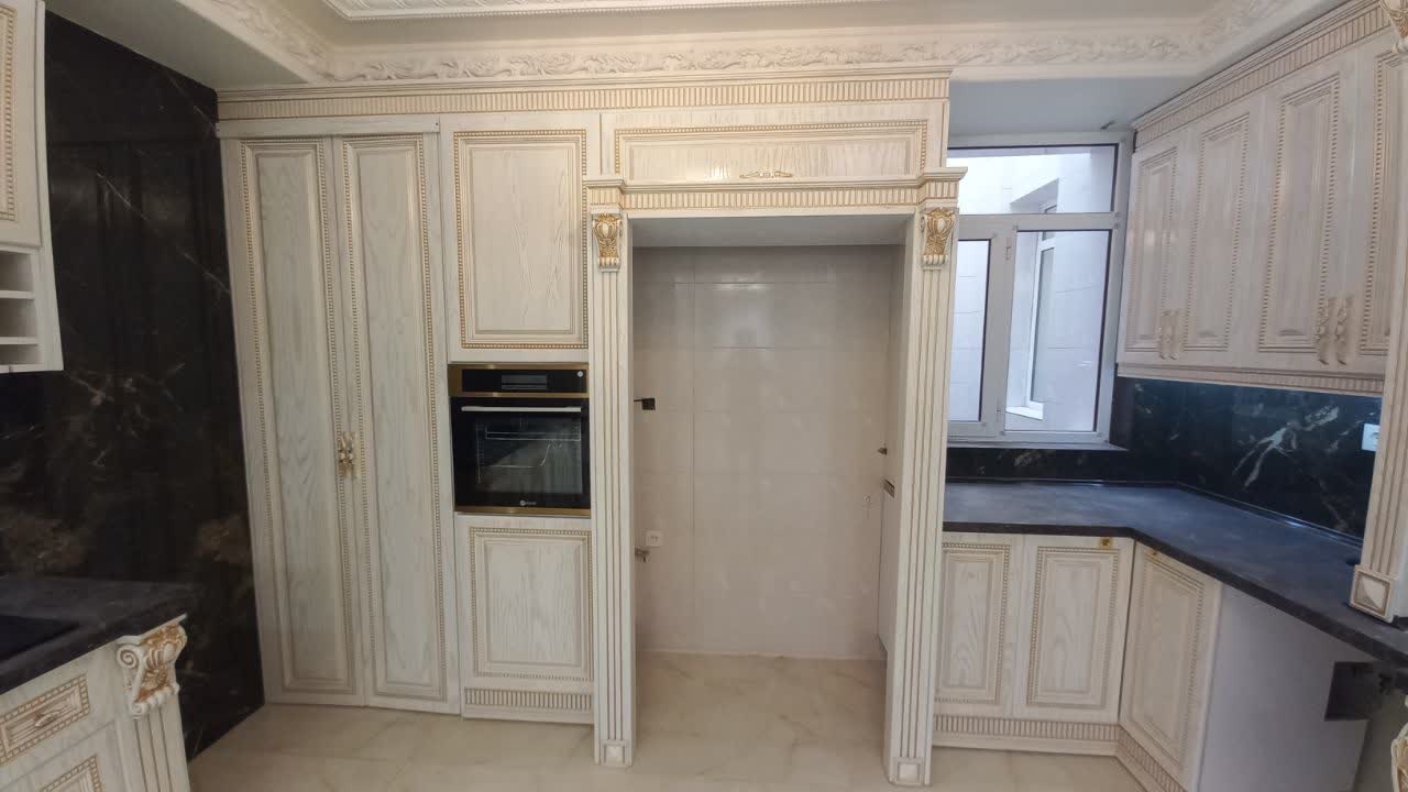 تصویر 2 پروژه کابینت عاج با جزئیات منبت‌کاری دستی